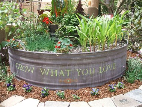 Epic 32 Amazing Beautiful Round Raised Garden Bed Ideas That You Can