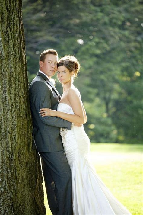 Amazing Outdoor Wedding Photography Poses Ideas 5