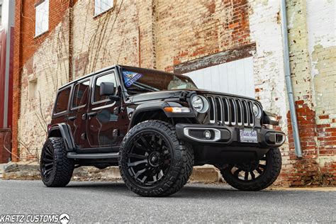 Lifted Jeep Wrangler With 22×12 Fuel Blitz And A 6 Inch Rough Country