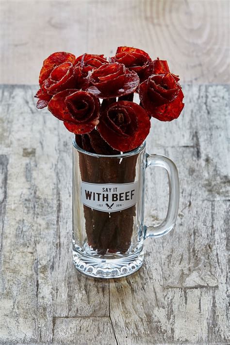 Either way, you can't really go wrong if you're treating your darling to something that dares to not be the typical red roses and stuffed animals. Edible Bouquet Ideas | POPSUGAR Food
