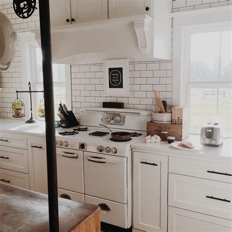 Tour A Newly Built Southern Living Farmhouse From Instagrams Brittany