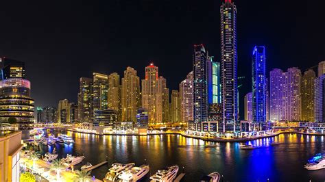 壁纸 城市夜景，迪拜，河，摩天大楼，灯 3840x2160 Uhd 4k 高清壁纸 图片 照片