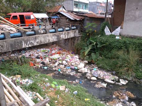 Sampah Sungai Kota Majene Tanggung Jawab Siapa Fokus Metro Sulbar