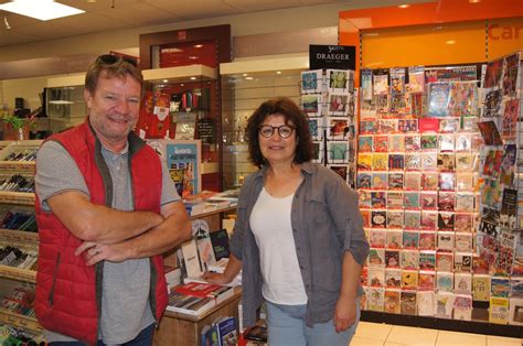 Un Couple De Lillois Séduit Par Le Sud Touraine Reprend La Librairie
