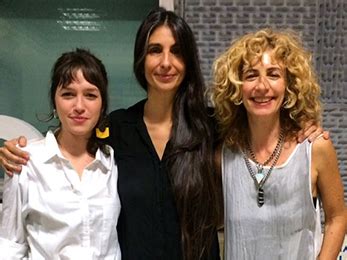 We don't have a biography for carolina peleritti. Carolina Peleritti en ¿A dónde está mi amiga? - Radio Nacional