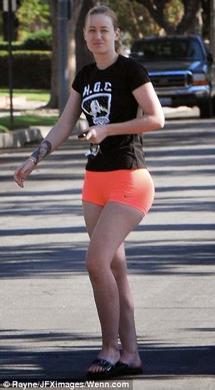Iggy Azalea Photos Shows Off Her Incredible Figure In Very Tight Shorts