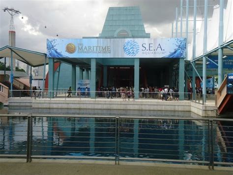 Marine Life Park Sentosa Island Singapore Address Phone Number Tickets And Tours Attraction