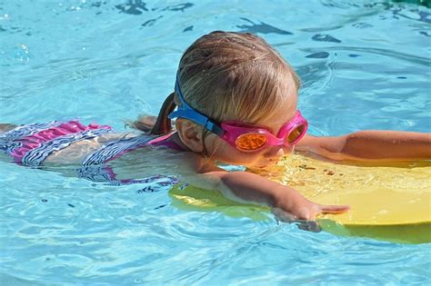 Desafio da piscina no vídeo de hoje fizemos o desafio da piscina. 9+ MELHORES DESAFIOS DA PISCINA