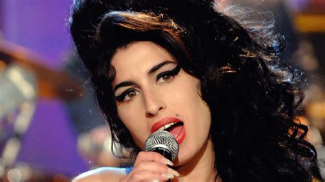 Back To Black First Look Photo Reveals Marisa Abela As Amy Winehouse