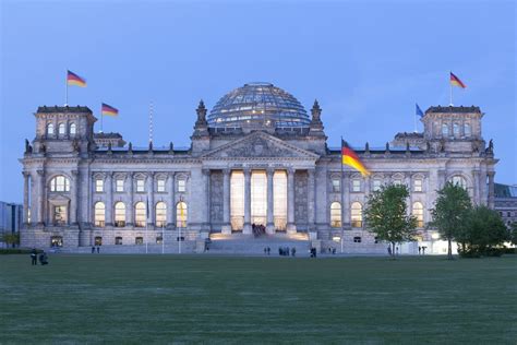 The bundestag was established by title iiib of the basic law for the federal republic of germany in 1949 as one of the legislative bodies of. Umbau des Reichstagsgebäudes, auch: Deutscher Bundestag ...