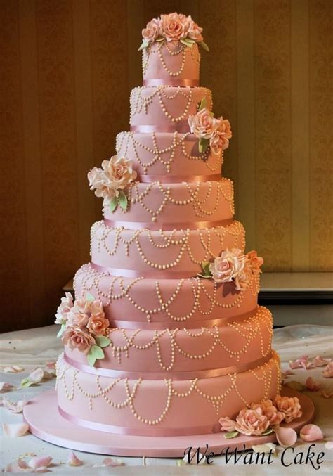 8 Layered Wedding Cake With Edible Pearls 2050084 Weddbook