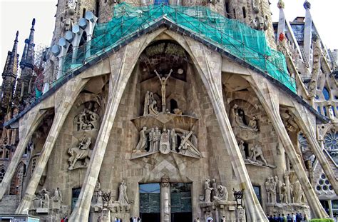 Passion Façade Of The Sagrada Família Barcelona Foto And Bild
