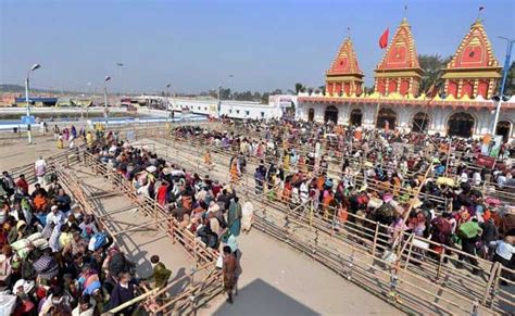 16 Lakh Take Holy Dip At Gangasagar On Makar Sankranti