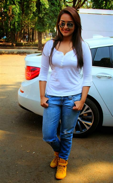 Masala Lake Sonakshi Sinha Looking Hot In Jeans
