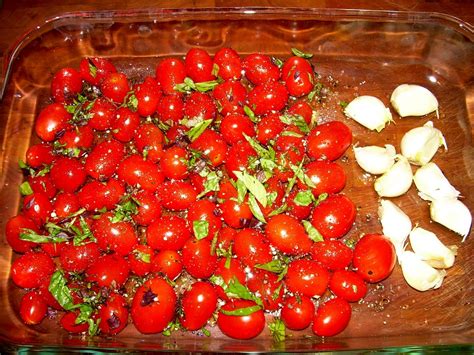 How To Make A Traditional Italian Tomato Sauce The Garden Of Eaden
