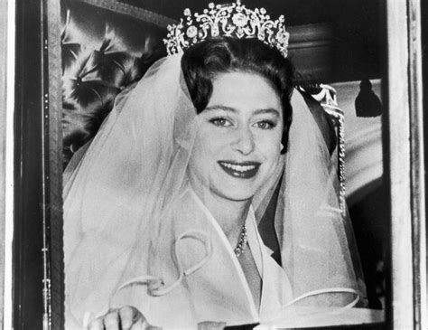 True Story Of Princess Margarets Poltimore Tiara Which She Wears In The Bath In The Crown