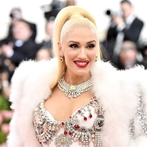 See 2019 Pcas Fashion Icon Gwen Stefanis Best Looks Ever E Online
