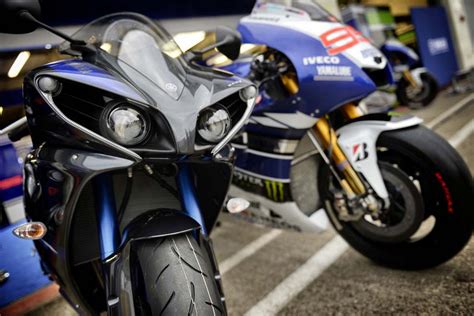 2014 Yamaha Yzf R1 And M1 Race Blu At Cpu Hunter All Pictures And