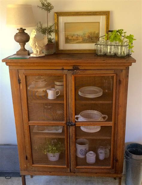 And because it's a throwback to yesteryear, the antique pie safe cabinet that graces you home is sure to be a great conversation piece. Homestead Revival: Pie Safe Love!