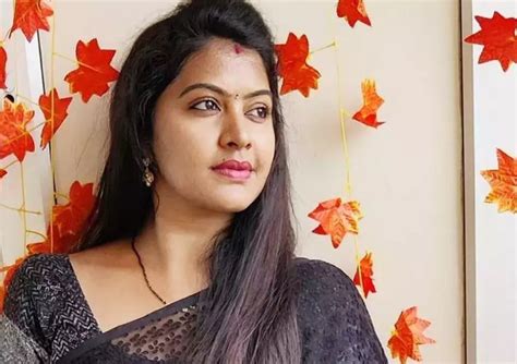 Swathi Chinukulu Etv Serial Cast Timings Story Real Name Wiki And More