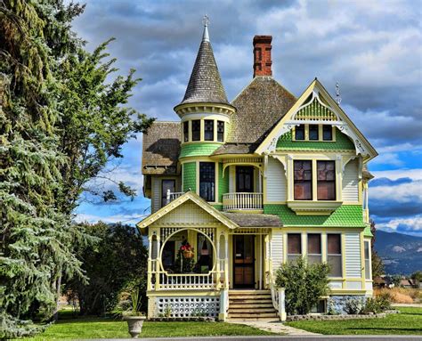 Victorian Home ~ You Cant Use Or Post These Images In Other Places