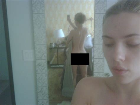 Hollywood Dirt Scarlett Johansson Hacked Nude Pics Hit The Net Lady Gagas Wardrobe