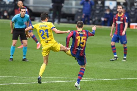 Sigue en directo el sevilla vs. Barcelona's Clement Lenglet breaks down in tears in car ...