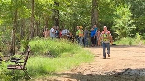 Man Drives Off Into Neches River While Looking For Fishing Spot Near