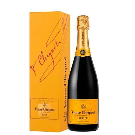 Check spelling or type a new query. Karolina Group - Veuve Clicquot Brut in gift box 0,75 L