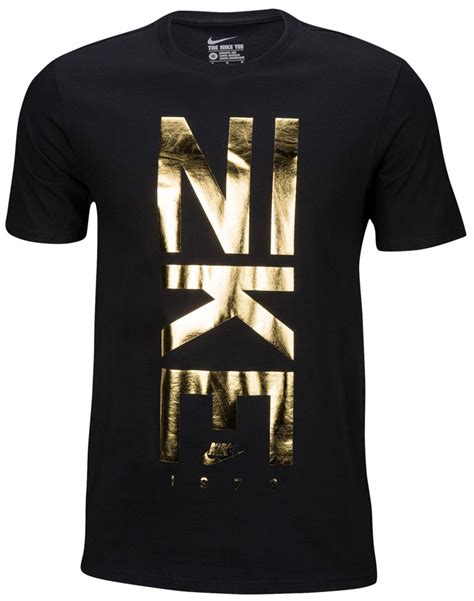 Alle gold shirt mens er i salg akkurat nå. Nike Foamposite Metallic Gold Shirts | SneakerFits.com