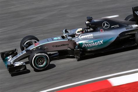 Lewis Hamilton Najbrži Na Drugom Slobodnom Treningu U Maleziji Gp1hr