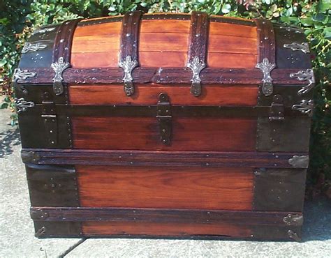 682 Restored Antique Trunks For Sale Dome Tops Humpbacks Flat Tops