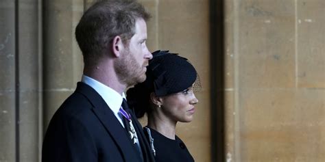 prince harry blames u k media for meghan markle miscarriage motherly
