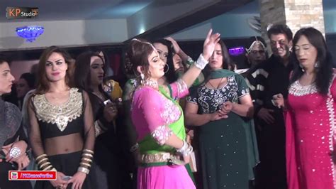 Sumbal Performing Pakistani Wedding Mujra Party Youtube