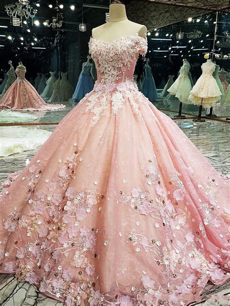 2020 New Luxury Ball Gown Quinceanera Dresses Off The Shoulder Lace