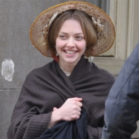 Snapped On Set Amanda Seyfried Gets Her Cosette On In Les Misérables