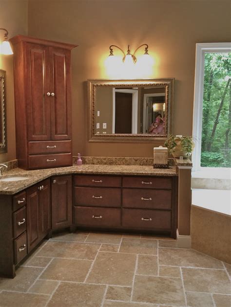 When a double sink is used in a small bathroom, it is usually one of two ways. Corner Double Vanity | Houzz