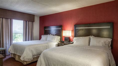 Travel Agent Exclusives Hampton Inn And Suites By Hilton Detroit Airport Romulus Romulus Mi