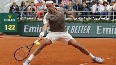 Roger Federer Réussit Son Entrée à Roland Garros — Sports Addik