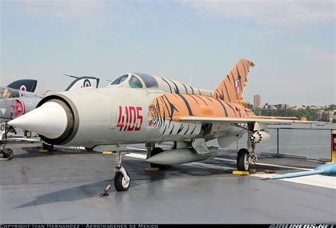 Mikoyan Gurevich Mig Jet Fighter Air Force Aircraft War Sky