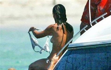 Pippa Middleton Nude Bikini Pics From Caribbean Islands Imagedesi
