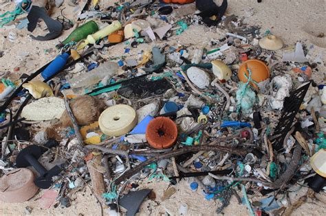 No Escaping Ocean Plastic 37 Million Bits Of Litter On One Of Worlds