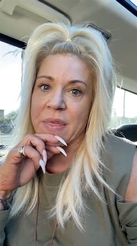 Long Island Medium Theresa Caputos Fans Shocked As She Changes Up Her
