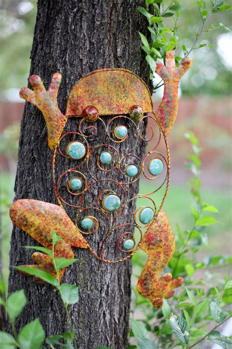 Find this pin and more on dragonfly stuff by teresa gravlin. Metal Wall Frog & Dragonfly Decor | Dragonfly decor, Metal walls, Metal