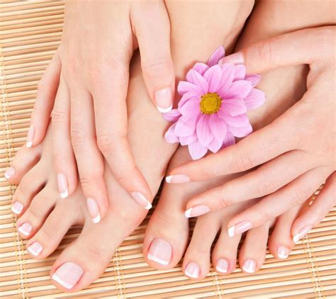 What Is A Paraffin Pedicure With Pictures