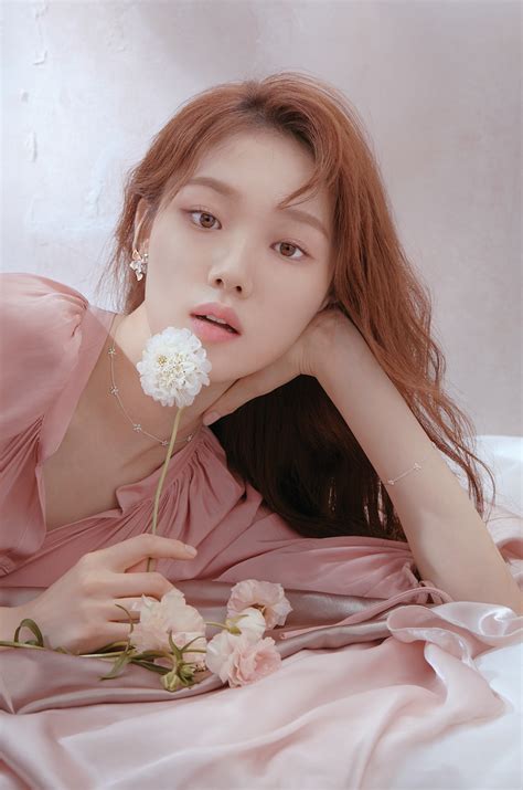 Lee sung kyung's makeup and 6 tricks to copy her look. Lee Sung Kyung Profile and Facts (Updated!)