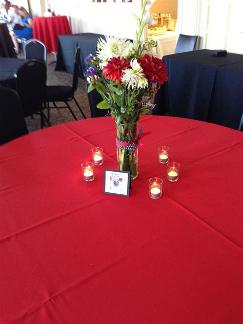 Reunion Centerpieces Simple Flowers And Candles Reunion