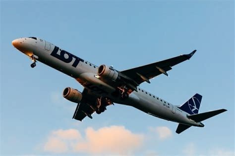 Lot Polish Airlines Owner Pulls Out Of Condor Purchase