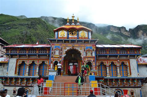 Badrinath Temple Never Ever Seen Before