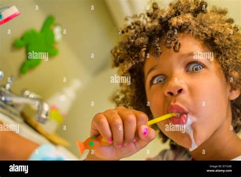 Bad Teeth Children Hi Res Stock Photography And Images Alamy